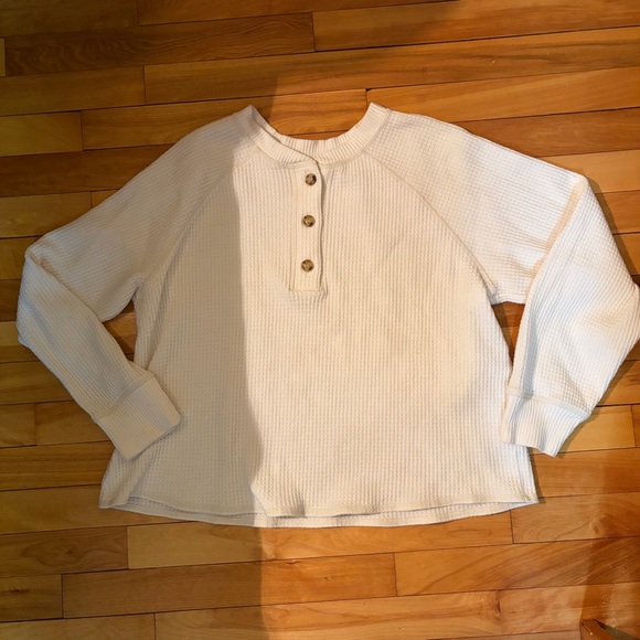 Old Navy Plush-Knit Waffle Henley – Large – Long Sleeve - Picture 6 of 9